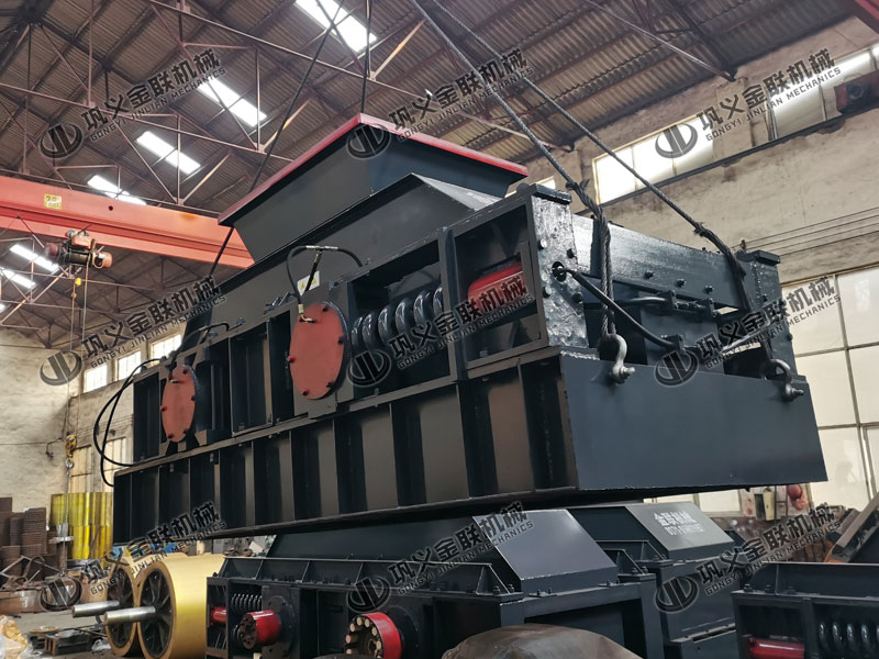 時(shí)產(chǎn)30噸對(duì)輥破碎機(jī)有哪些結(jié)構(gòu)，有哪些型號(hào)？