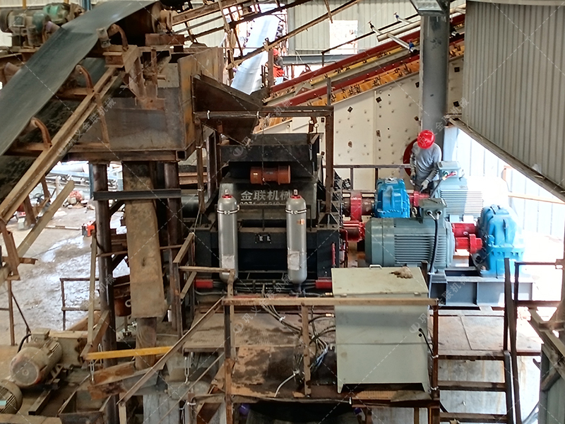 新基建“砂”場：液壓對輥制砂機為何成為高鐵、高速項目優(yōu)選設(shè)備？